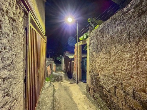 Becos e ruas do Limoeiro ganham iluminação em LED