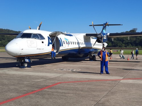 Azul reduz serviço de bordo em seus voos