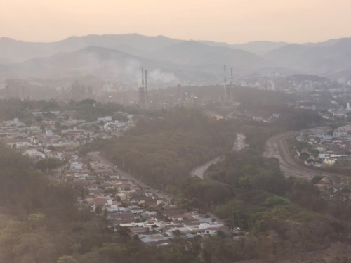 Incêndios no Vale do Aço causam transtornos no final de semana