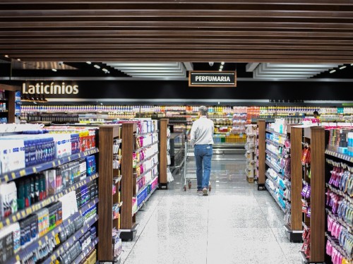 Feriado terá parte do comércio aberto no Vale do Aço 