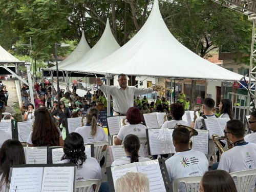 Encontro de bandas promove a cultura em Antônio Dias