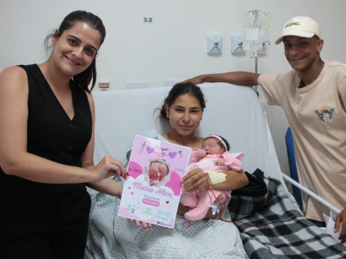 Bebês de Fabriciano ganham quadro personalizado ao nascerem 