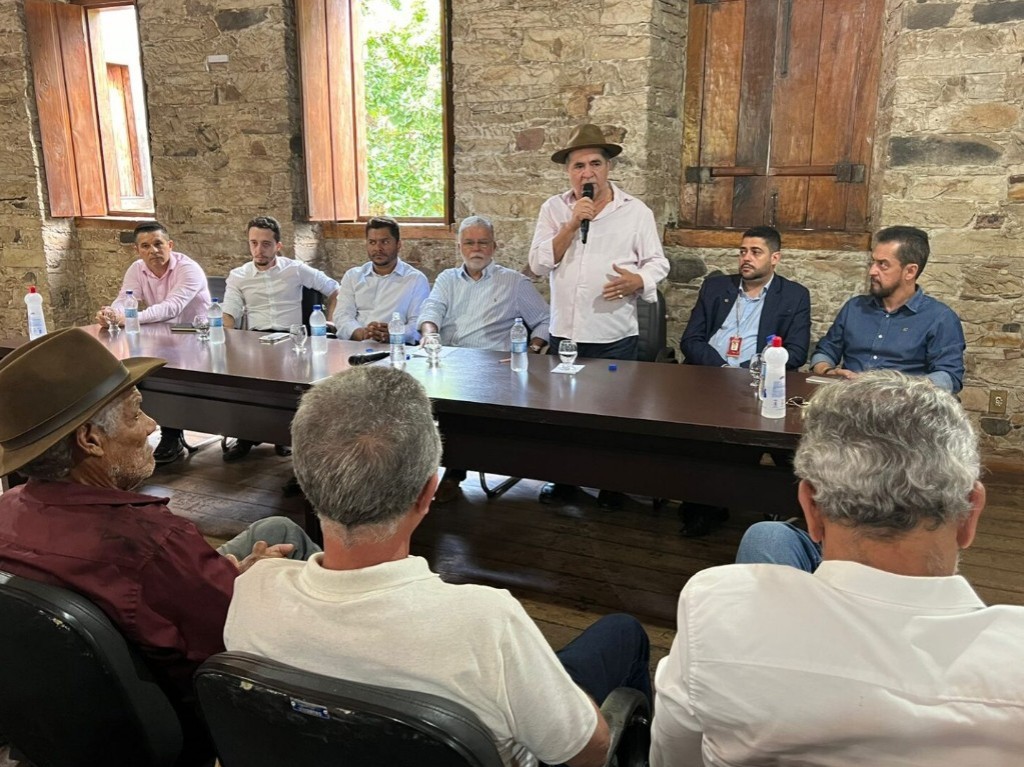 AMAMS participa de reunião sobre criação de fábrica de celulose na microrregião do Irapé