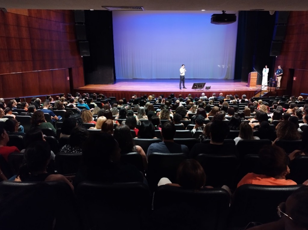 Aula inaugural em Fabriciano